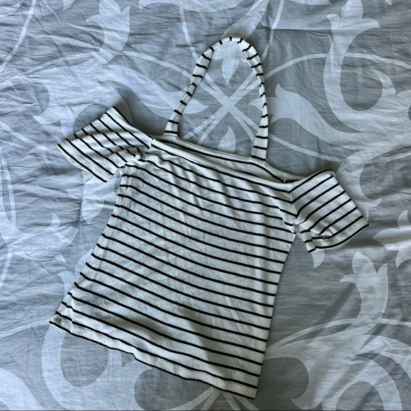 American Eagle Halter Off the Shoulder Top - Picture 3 of 8